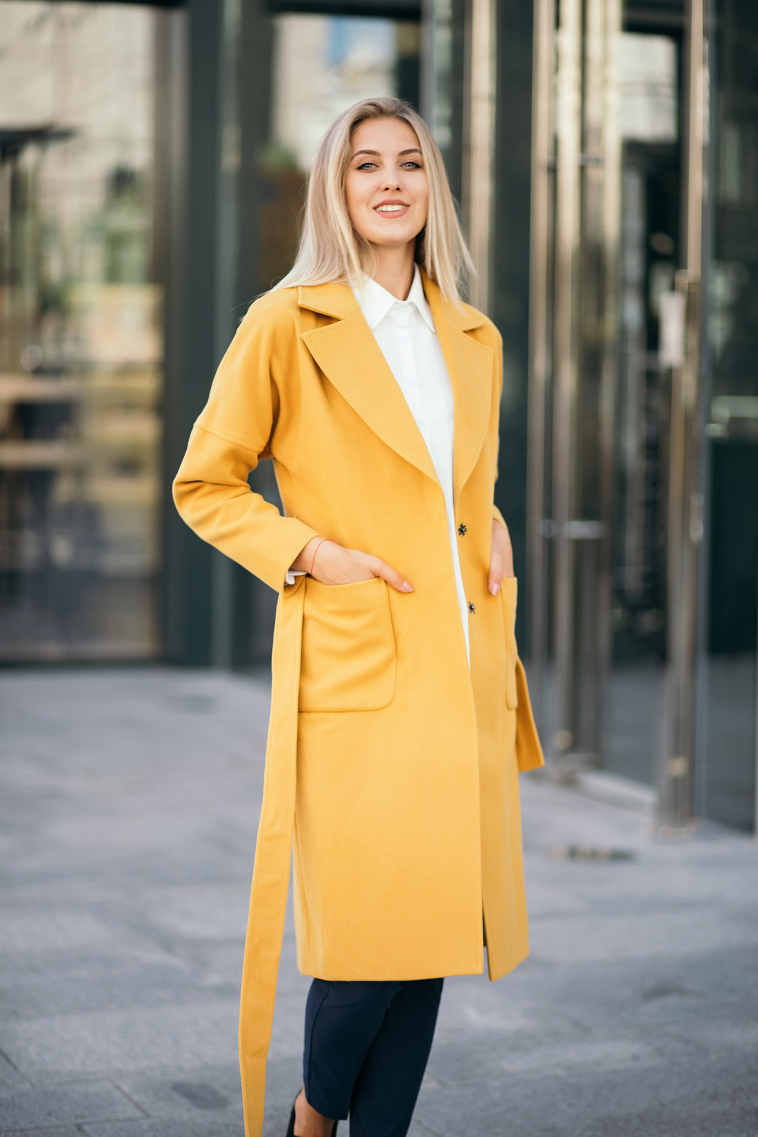 Фото https://wearme.com.ua/ Пальто женское Кемел с отложным воротником