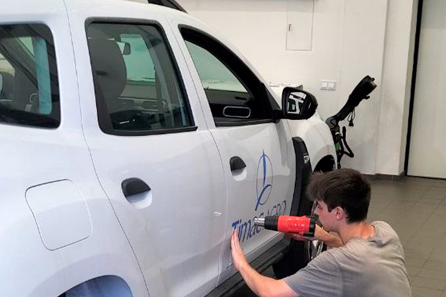 Где можно заказать оклейку авто в Киеве?