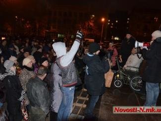 na_antimaydane_v_nikolaeve_schitayut_yanukovicha_deystvuyushchim_prezidentom