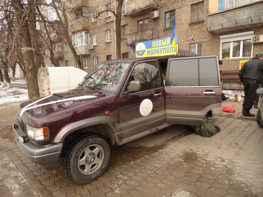 Мариуполь помогает пострадавшим в Дебальцево, где идут ожесточенные бои (ФОТОРЕПОРТАЖ) (фото) - фото 1