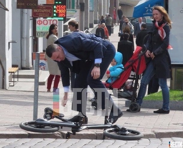 Виталий Кличко показал киевлянам, как правильно кататься на велосипеде (ФОТО) (фото) - фото 1