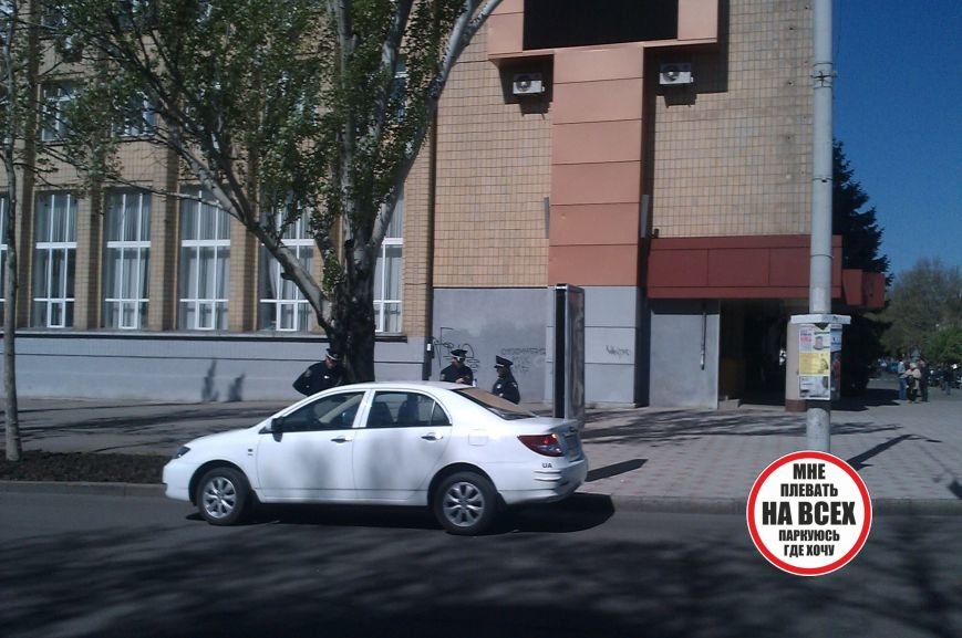 Стопхам по-николаевски : плевать на всех, паркуюсь, где хочу (ФОТО) (фото) - фото 1